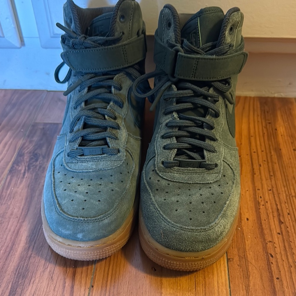 Suede Nike High top sneakers